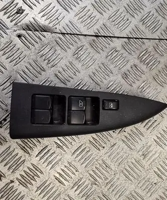 Nissan Note (E11) Wing mirror switch