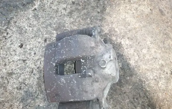 Mercedes-Benz E W212 Front brake caliper