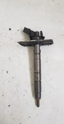 Audi A4 S4 B7 8E 8H Fuel injector 059130277AJ
