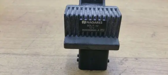 Nissan Qashqai Glow plug pre-heat relay 9640469680A