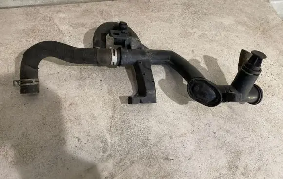 Peugeot 308 Engine coolant pipe/hose 9660660580