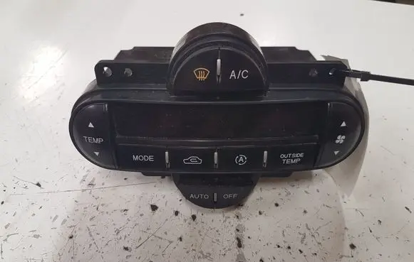 KIA Carens I Climate control unit 0K2FB61190