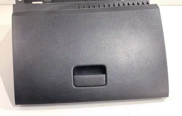 Nissan Versa Glove box set 68520EL00A