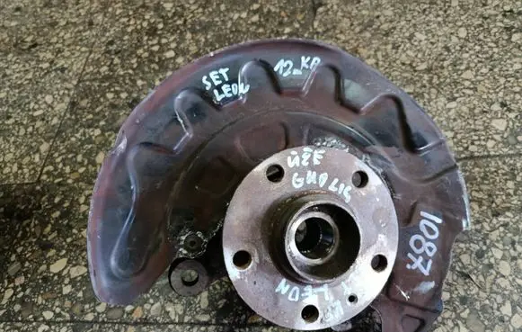 Seat Leon (5F) Front wheel hub