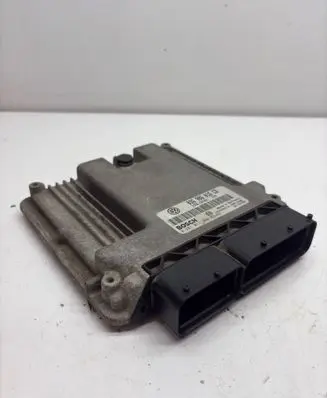 Volkswagen Golf V Engine control unit/module 03G906016CB 0281011900 1039S06216