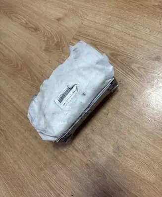 Mazda 3 I Passenger airbag