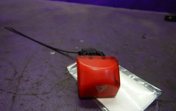 Nissan Micra Hazard light switch