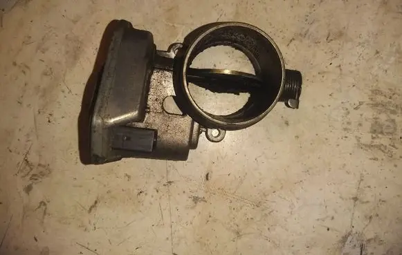 BMW 1 E81 E87 Throttle valve 780437302