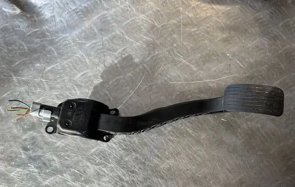 Peugeot 3008 I Accelerator throttle pedal 9671417080