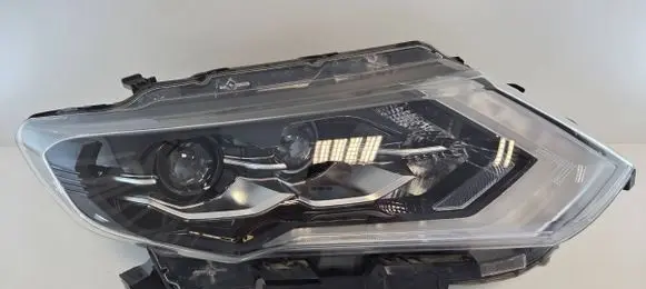 Nissan X-Trail T32 Headlight/headlamp