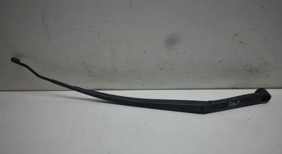 Front wiper blade arm