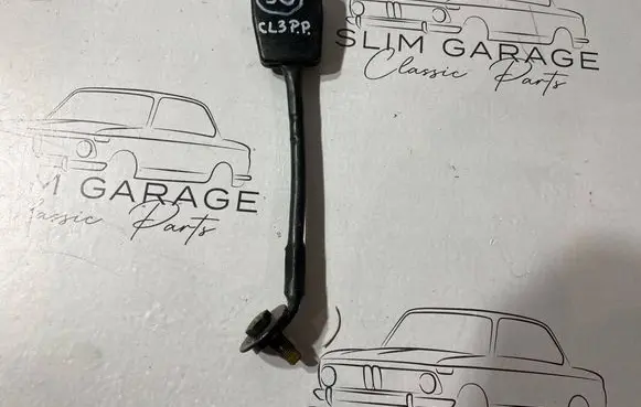 Ford Fiesta I Front seatbelt buckle 82FBT61208A9A