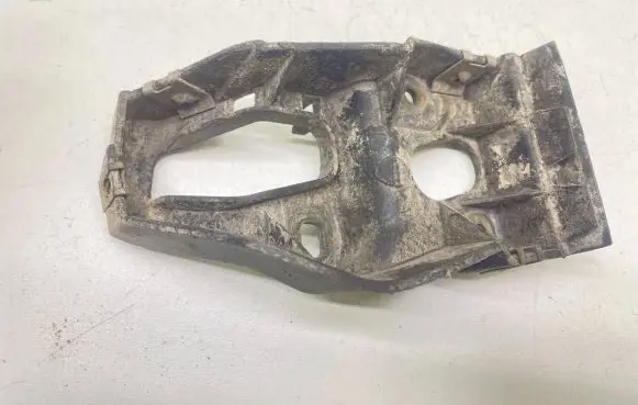 Audi A4 S4 B6 8E 8H Fender mounting bracket 8E0853921