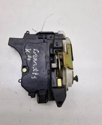 Mitsubishi Grandis Front door lock PBTA6GF30