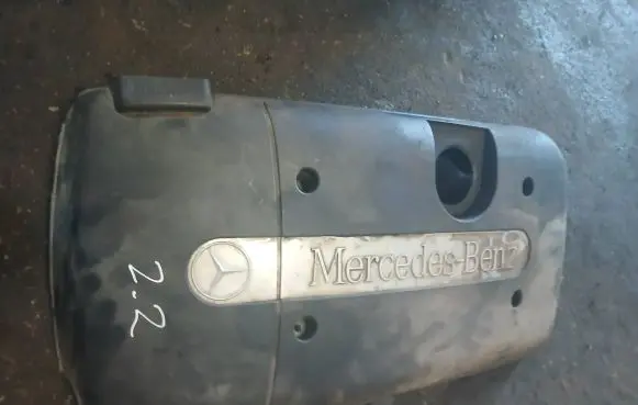 Mercedes-Benz C W203 Engine cover (trim) A6110101067