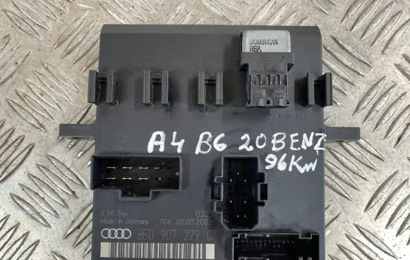 Audi A4 S4 B6 8E 8H Comfort/convenience module 8E0907279C
