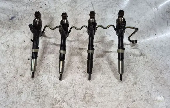 Toyota Corolla Verso E121 Fuel injectors set 2367027020