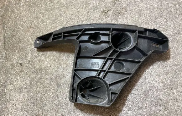 Audi e-tron Rear bumper mounting bracket 4J3807125