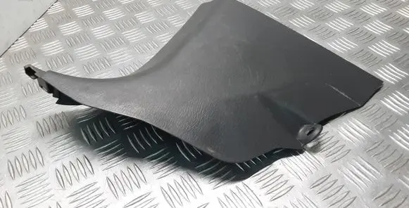 Foot area side trim