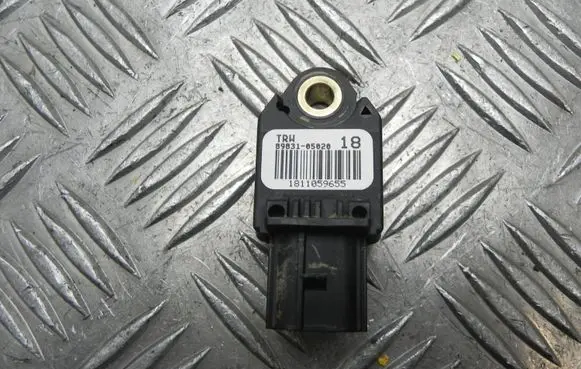 Toyota Verso Airbag deployment crash/impact sensor 8983105020 X3817