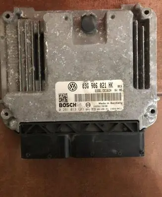Volkswagen Touran I Engine control unit/module 03G906021HK 1039S15638 0281013683