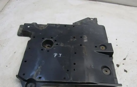 Mazda 2 Rear underbody cover/under tray DA6V-561Z1