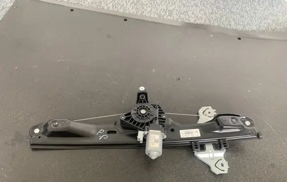 Nissan Qashqai Front door electric window regulator 807004EA1D C17694201