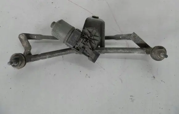 Peugeot 206 CC Front wiper linkage 