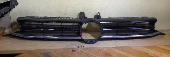 Volkswagen Touran III Front bumper upper radiator grill 056516181321