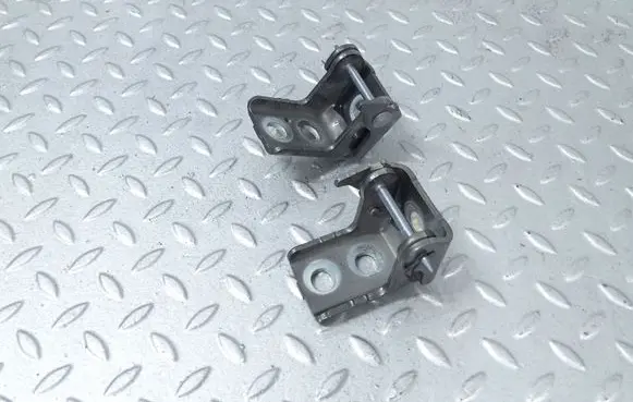 Citroen C4 III e-C4 Front door hinge set 1608322080 1608322680