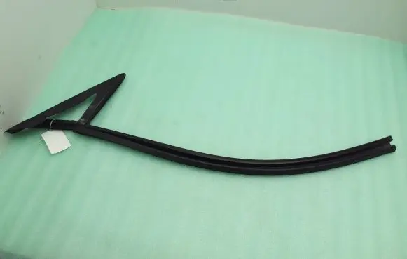 Porsche 911 996 Rubber seal front coupe door window 99653753204 996537532