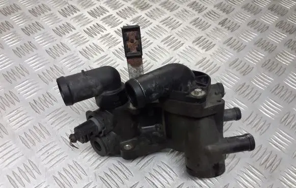 Skoda Fabia Mk1 (6Y) Thermostat housing 032121111AP