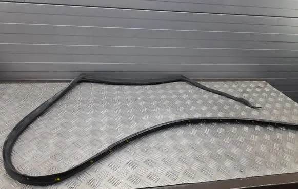 Audi Q7 4M Front door rubber seal 4M0839120C