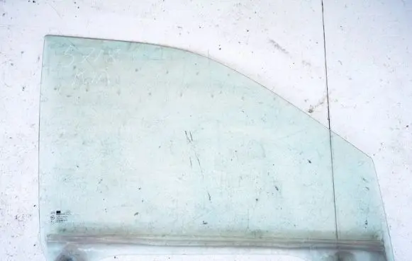 KIA Carnival Front door window glass four-door 