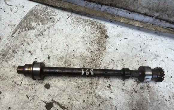 Audi 80 90 B3 Oil pump balance shaft 056115019B