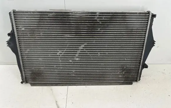 Volvo XC70 Intercooler radiator 8649471 010323