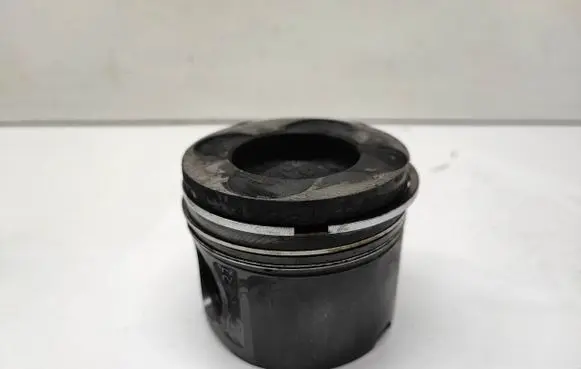 BMW 3 E90 E91 Piston 0840C