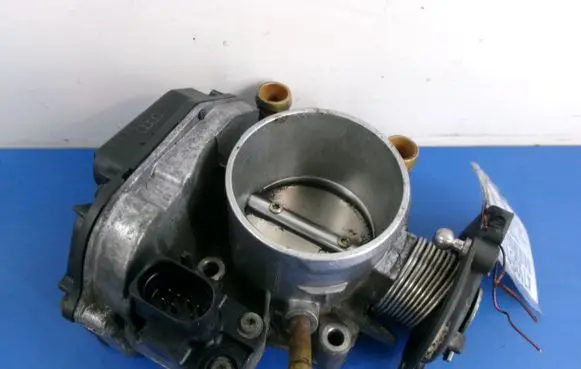 Audi A6 S6 C4 4A Throttle body valve 058133063E