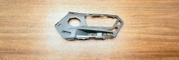 Front bumper mounting bracket