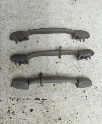 Subaru Forester SG A set of handles for the ceiling 