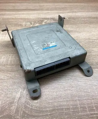 Mazda 323 F Engine control unit/module ECU E2T86886M2 Z5B51881B