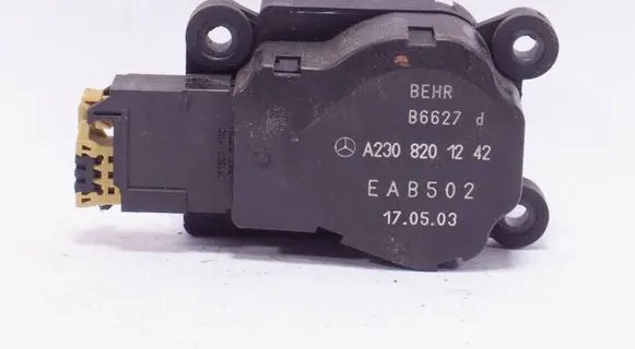 Mercedes-Benz C W203 Air flap motor/actuator A2308201242 B6627 EAB502