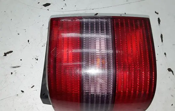 Volkswagen PASSAT B4 Rear/tail lights 3a9945111b