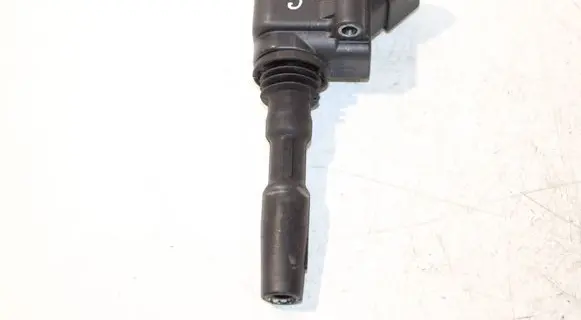 Volkswagen Golf Sportsvan High voltage ignition coil 04E905110E