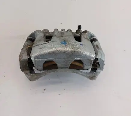 Nissan Leaf II (ZE1) Front brake caliper