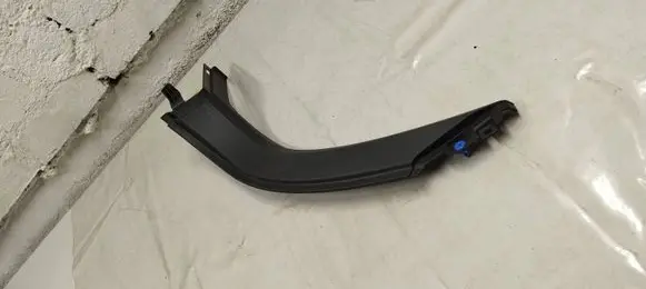 Tesla Model S Bottom trim 100906600c
