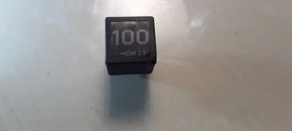 Volkswagen Golf IV Other relay 95VW10K705CA