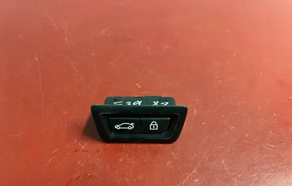 BMW X2 F39 Tailgate/boot open switch button 9275121 61319275121