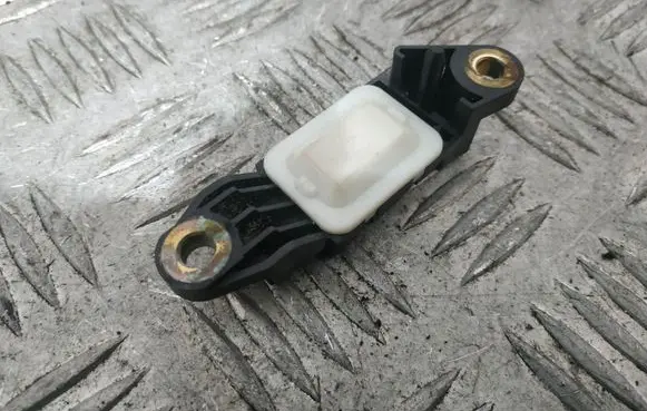 Mercedes-Benz E W211 Airbag deployment crash/impact sensor 0018209126