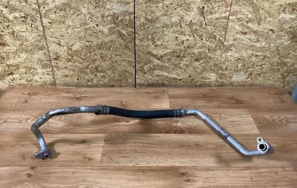 Ford Focus Air conditioning (A/C) pipe/hose 